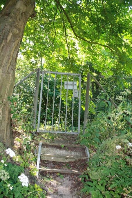 De Bosrand Grenzend Aan Het Bos Villa กัสตรีกุม ภายนอก รูปภาพ